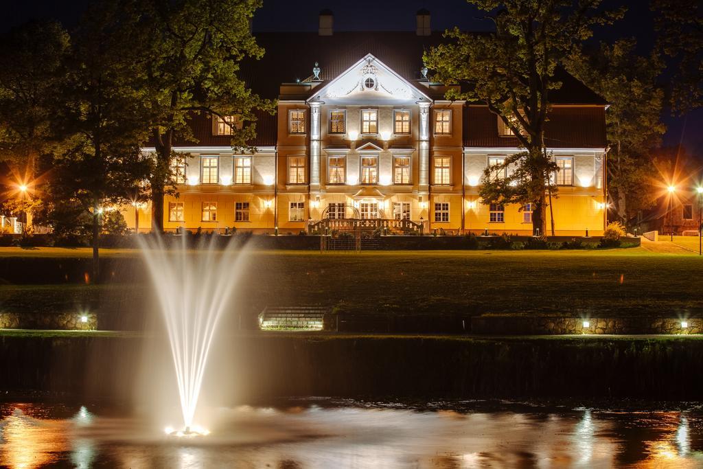 Malpils Manor Hotel Exterior foto